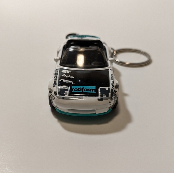 Mazda Miata MX5 NA Custom Keychain Hot Wheels - Picture 2 of 5